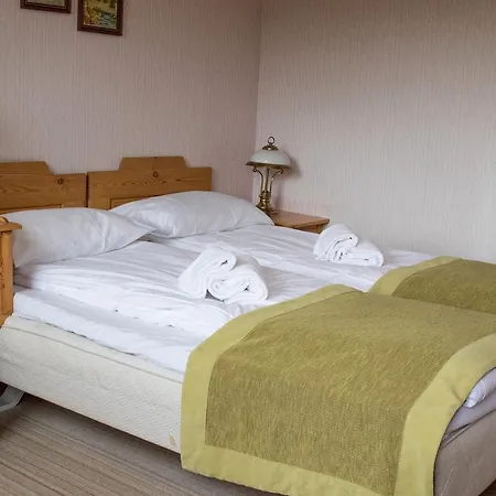 Hotell Guriset *